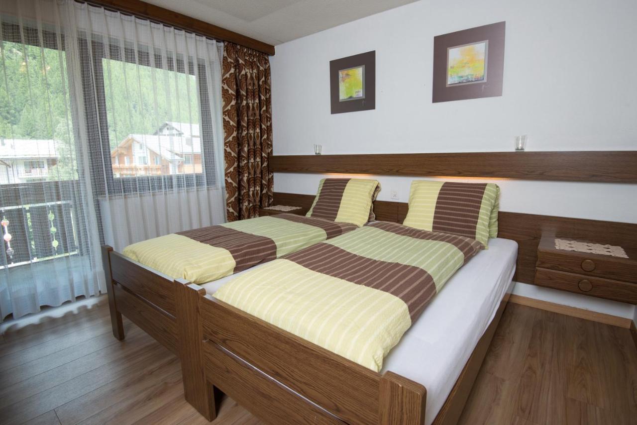 Ferienhaus Adonis Saas-Grund Ruang foto
