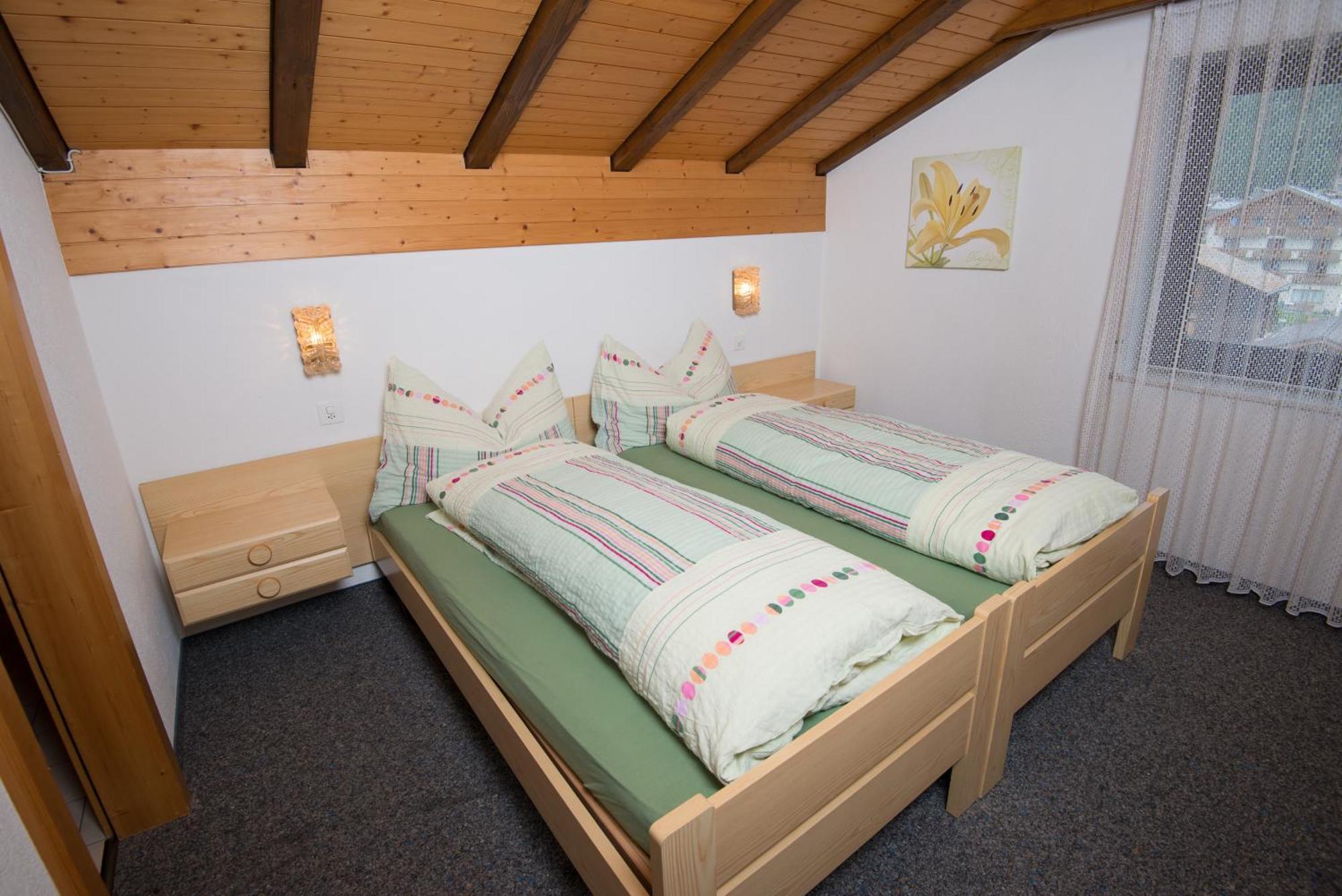 Ferienhaus Adonis Saas-Grund Ruang foto