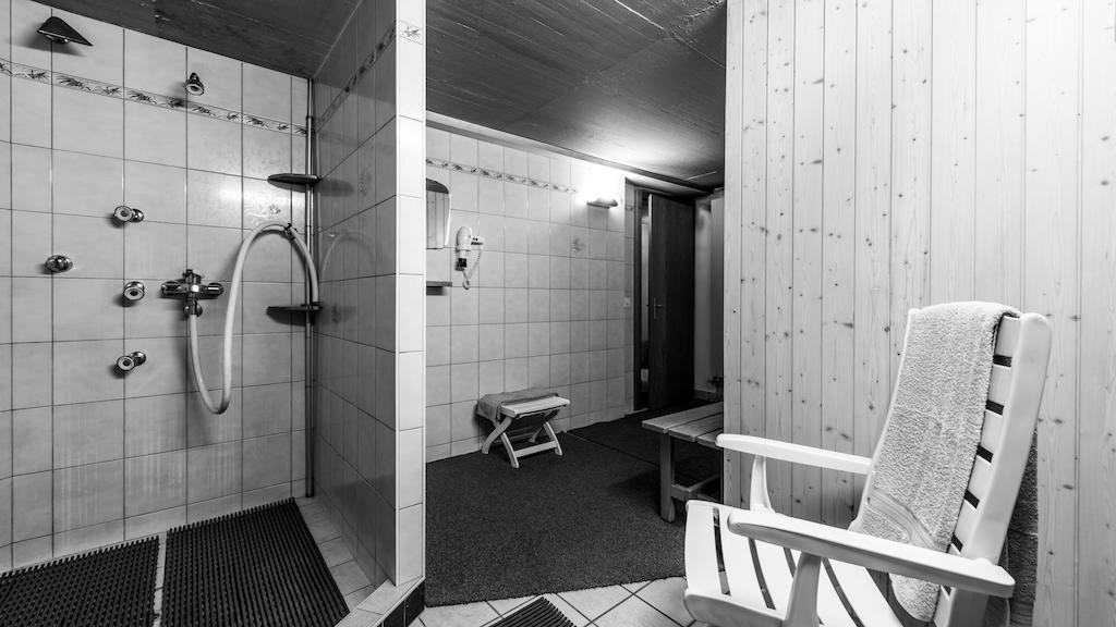 Ferienhaus Adonis Saas-Grund Bagian luar foto